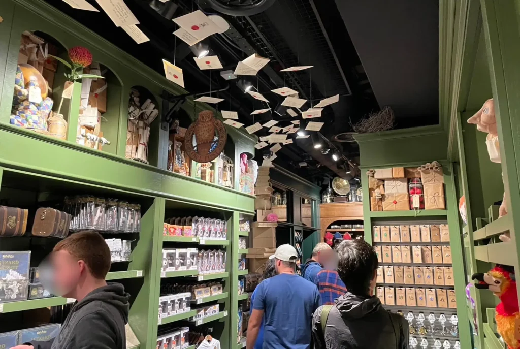 ハリーポッターショップ　お菓子やキーチェーン