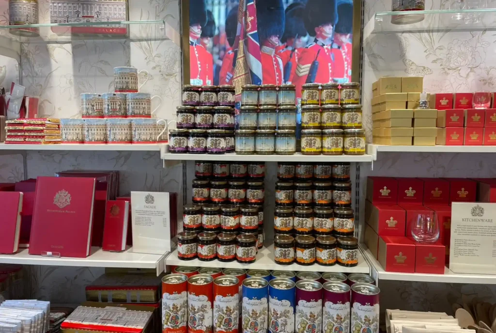 Buckingham Palace SHOPの王室グッズ ジャムやグラスなど