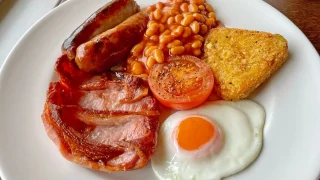 【在住者おすすめ】ロンドンで訪れるべきイングリッシュブレックファーストの名店5選 2025年最新版