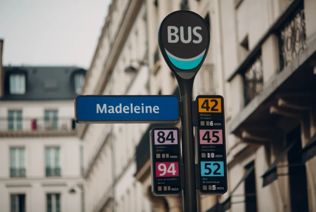 バスの標識 Madeleine