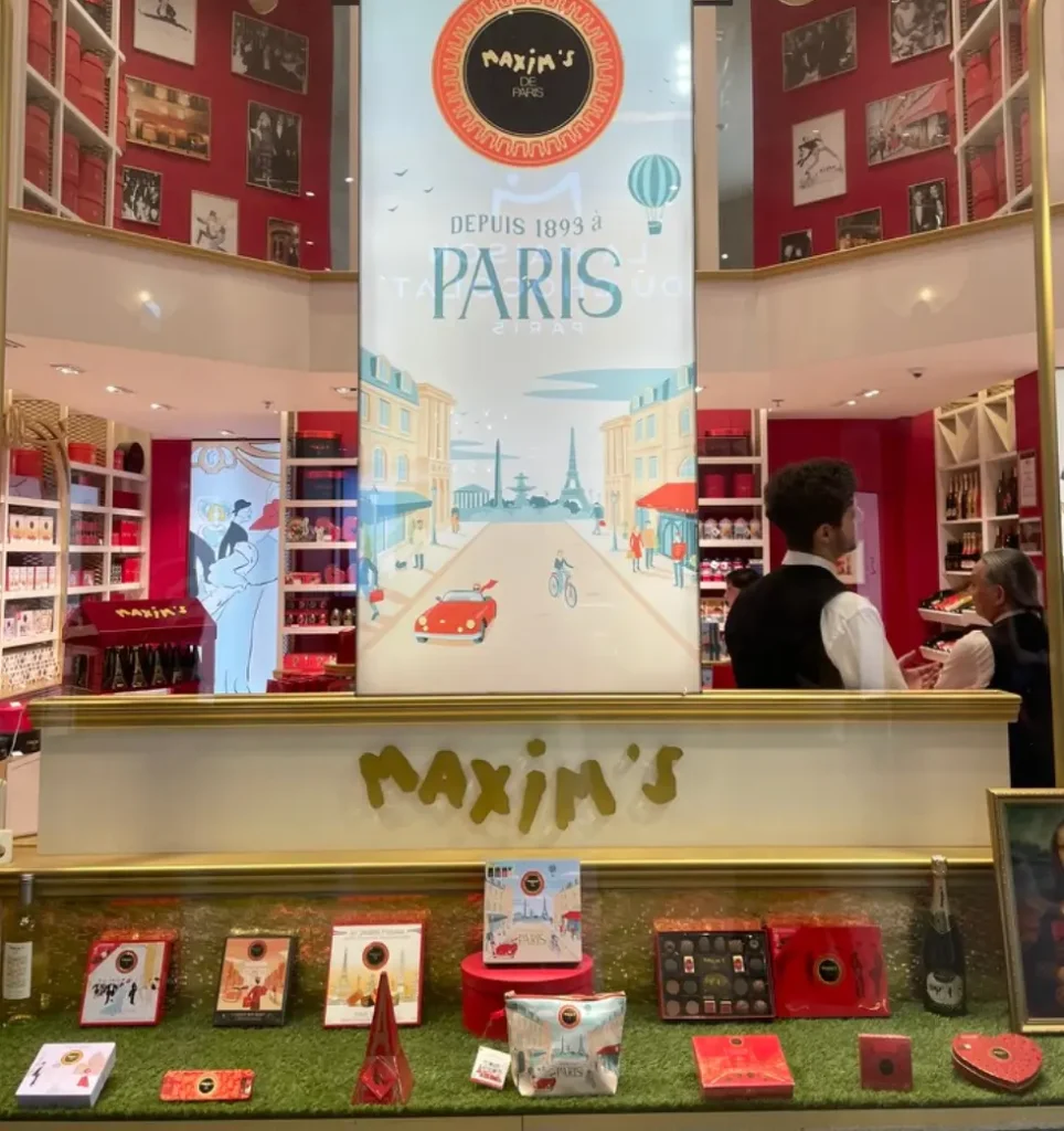 Maxim’sの店内