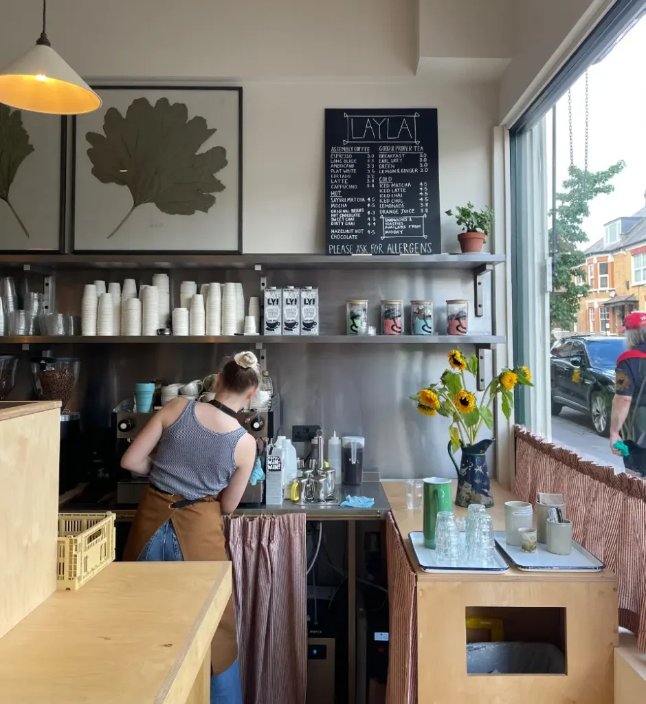 Layla Bakery ライラベーカリー アクトン店 店内