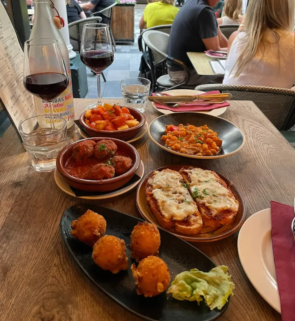 ブライトン ディナー TINTO TAPERIA スペイン料理 タパス