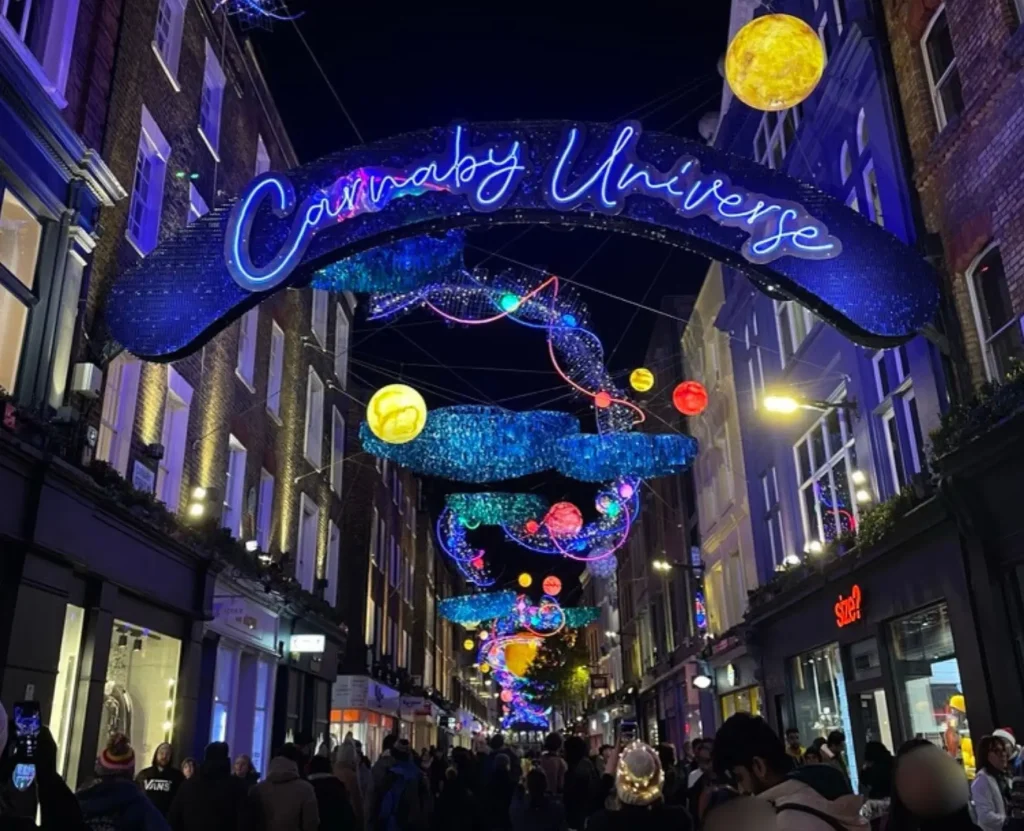 Carnaby Street(カーナビー・ストリート) クリスマスイルミネーション