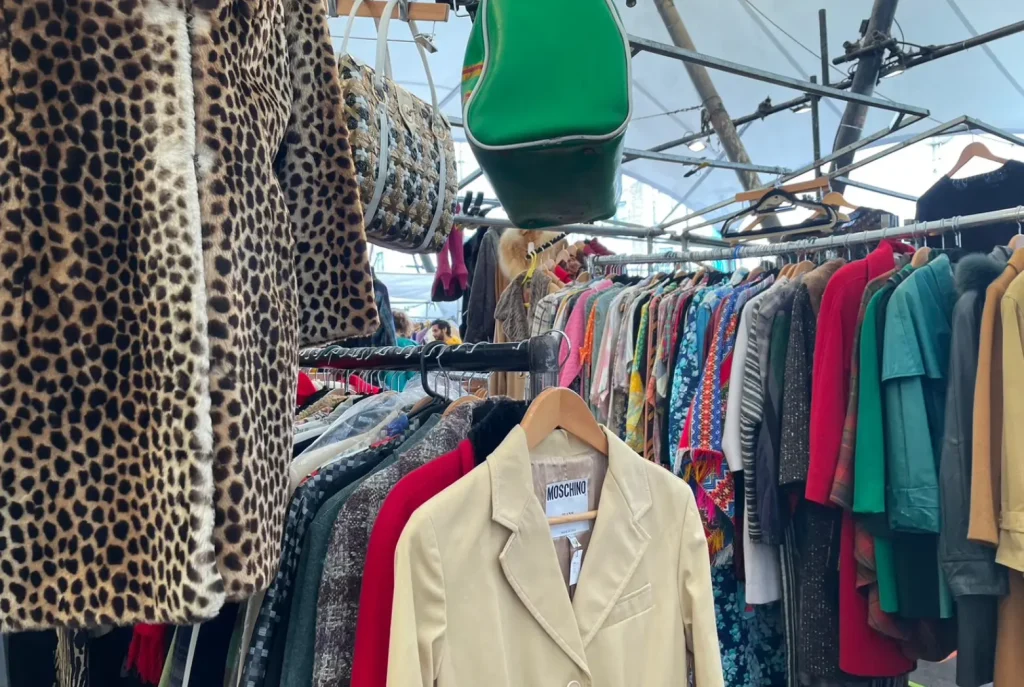 ノッティングヒル・ポートベロー・マーケット（Portobello Market）