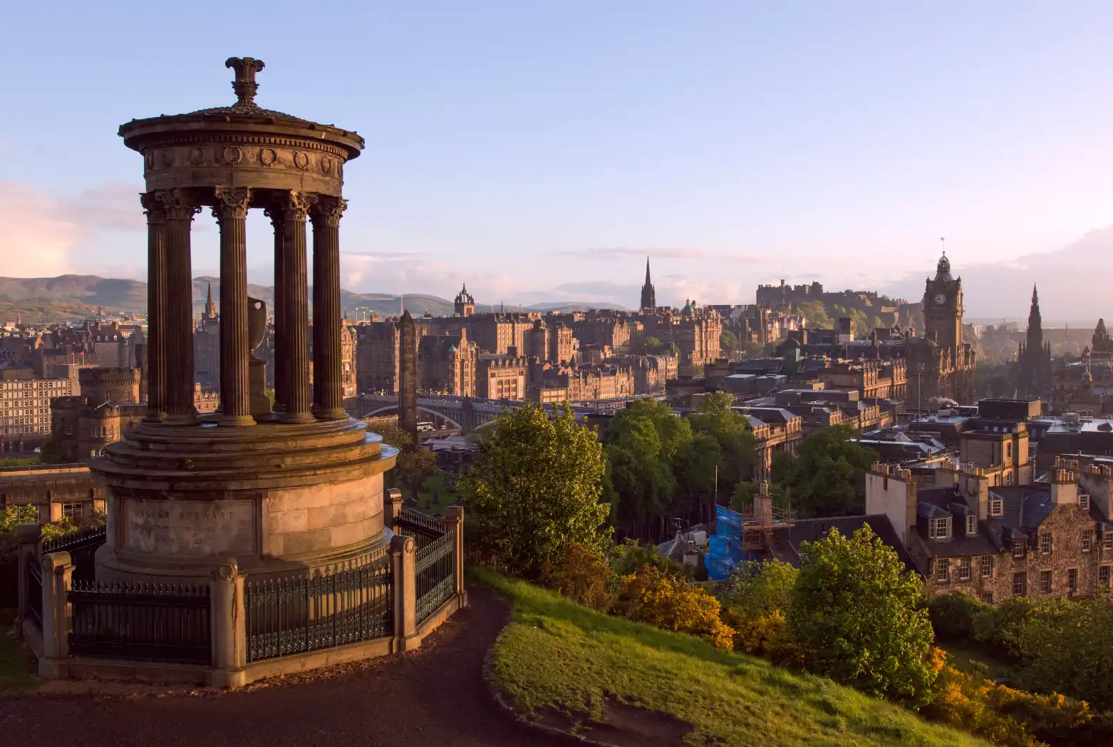 エディンバラ観光ガイド：外せないスポットから空港アクセス、滞在日数まで完全ナビ