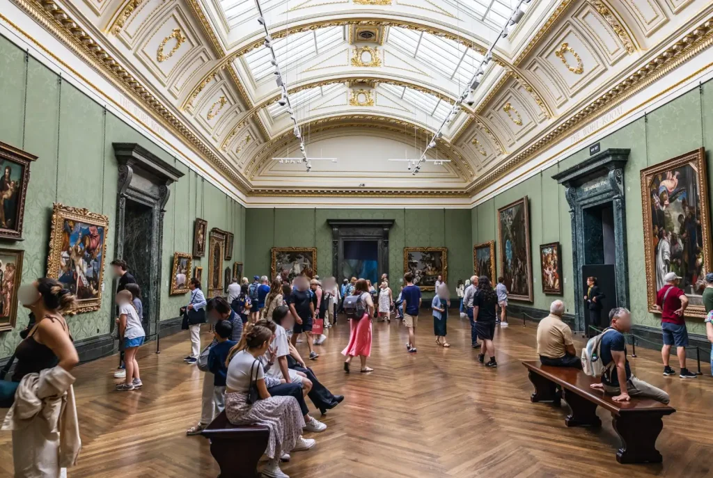 ナショナルギャラリー 絵画を鑑賞する人たち